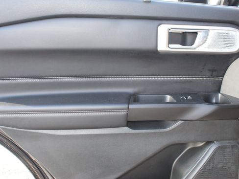 Used 2020 Ford Explorer ST w/ ST Street Pack image 29