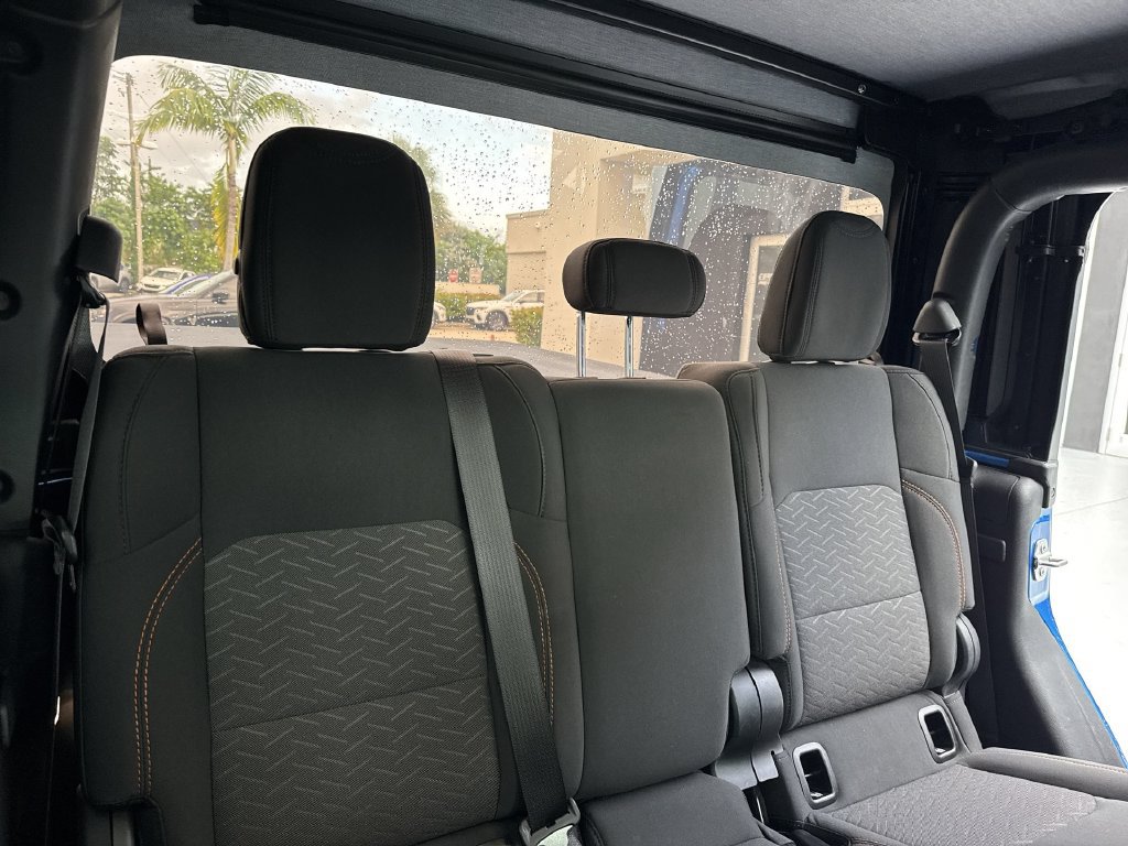 Used 2023 Jeep Gladiator Mojave AWD/4WD image 46