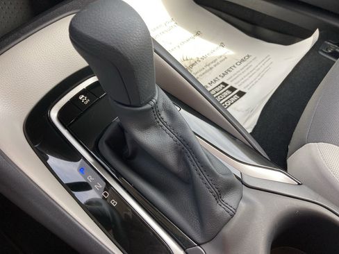 Certified 2025 Toyota Corolla LE image 23