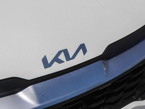 Used 2025 Kia Sportage LX AWD/4WD image 16