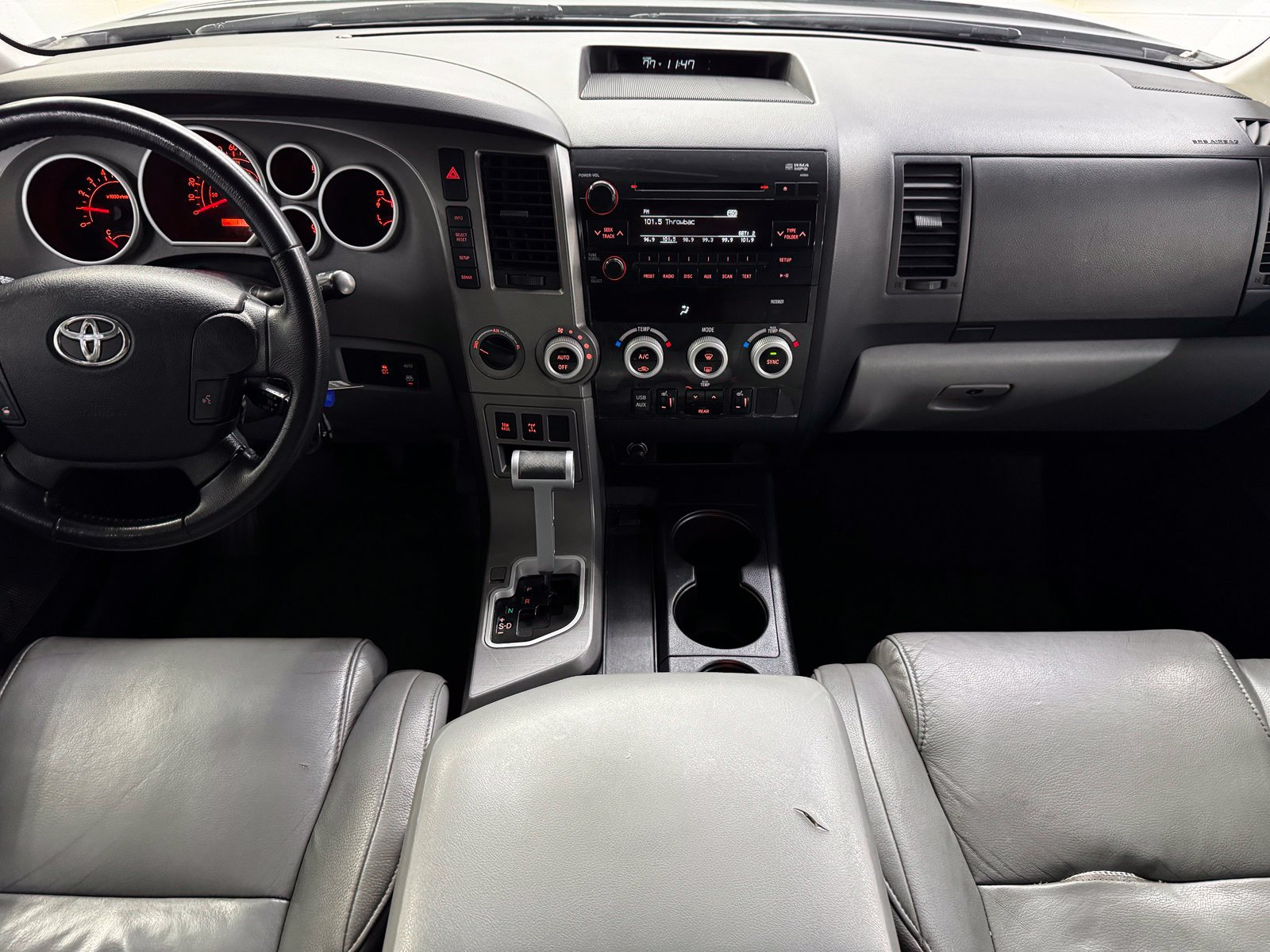 Used 2010 Toyota Sequoia SR5 AWD/4WD image 18