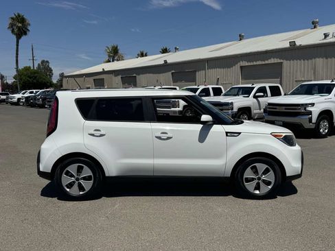 Used 2016 Kia Soul FWD image 10