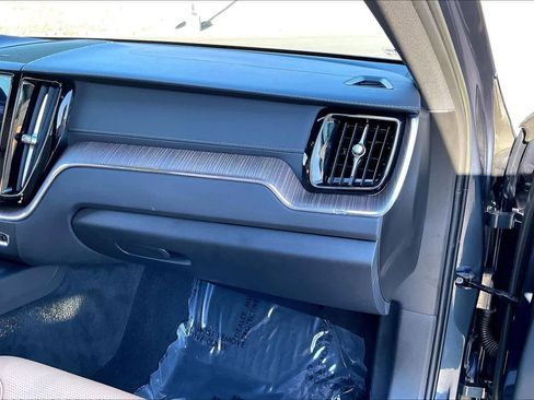 Used 2023 Volvo XC60 B5 Ultimate w/ Climate Package image 19