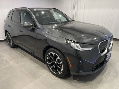 Used 2025 BMW X3 xDrive30i w/ M Sport Package image 3