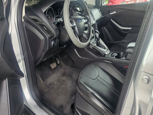 Used 2014 Ford Focus SE w/ Equipment Group 201A FWD image 18