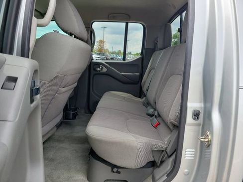 Used 2016 Nissan Frontier SV RWD image 10