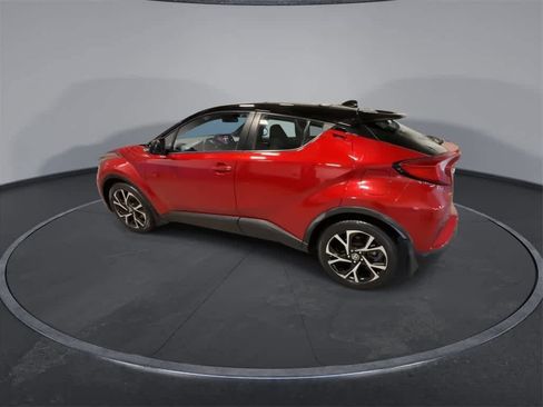 Used 2020 Toyota C-HR XLE image 6