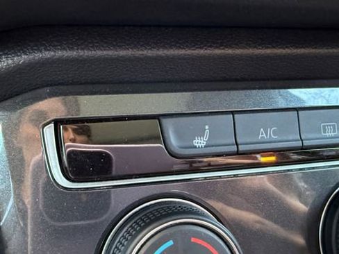 Used 2024 Volkswagen Tiguan Wolfsburg Edition image 22