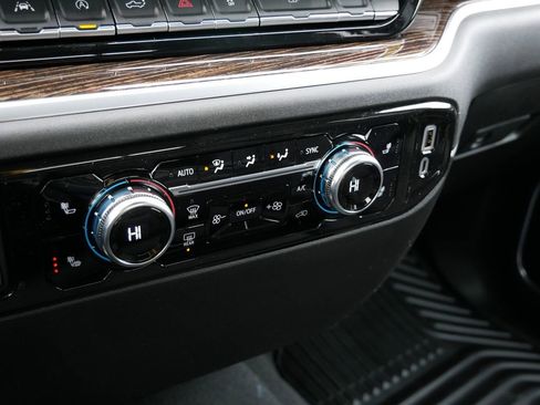 New 2026 GMC Sierra 1500 SLE w/ Preferred Package image 13