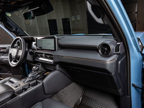 Used 2025 Toyota Land Cruiser w/ Premium Package image 18