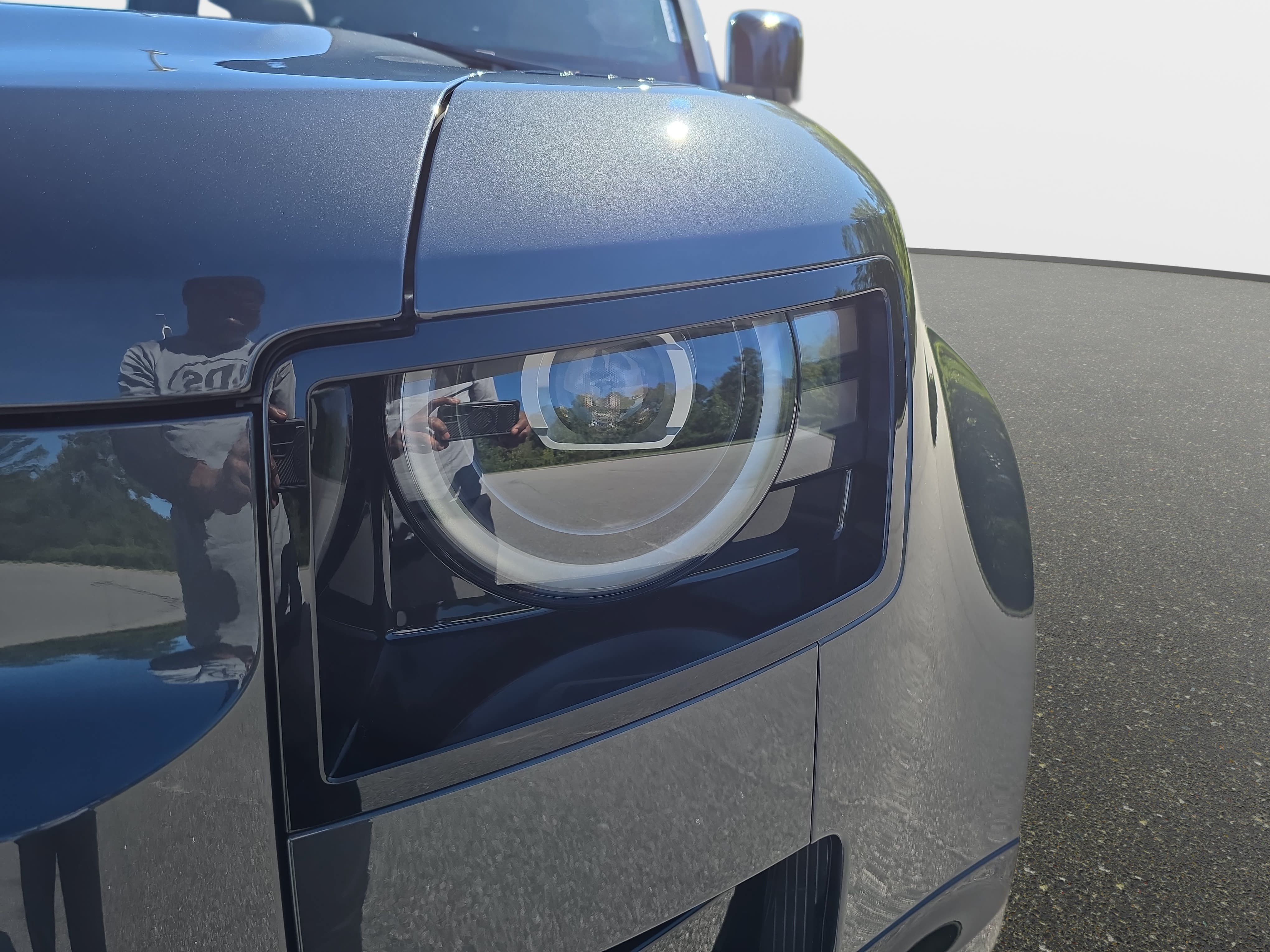 New 2026 Land Rover Defender 110 X-Dynamic SE AWD/4WD image 31