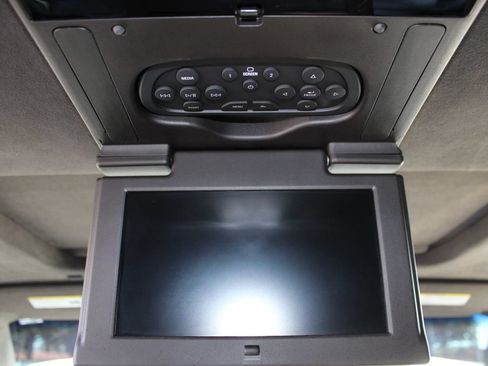 Used 2016 Cadillac Escalade Platinum AWD/4WD image 19