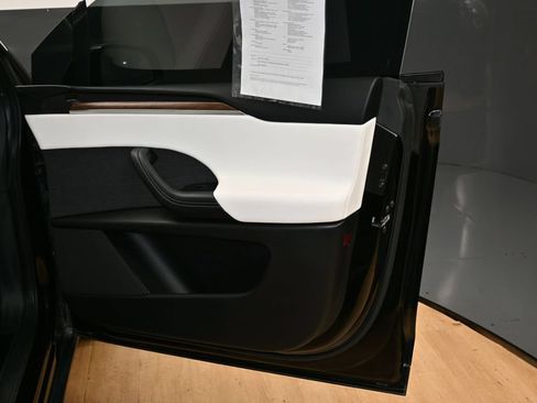 Used 2022 Tesla Model X AWD/4WD image 40