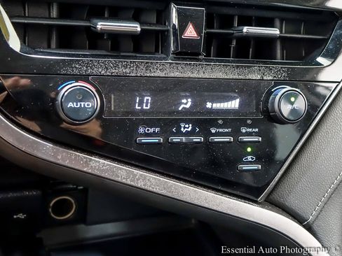 Used 2021 Toyota Camry SE FWD image 22