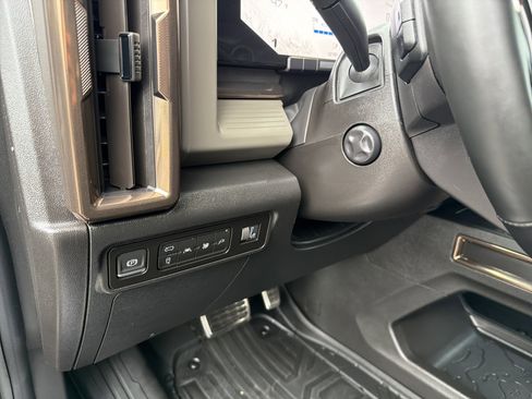 Used 2024 GMC Hummer EV 2X w/ Extreme Off-Road Package image 16