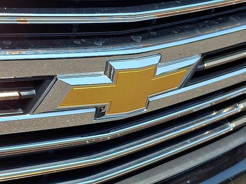 Used 2019 Chevrolet Silverado 1500 High Country w/ High Country Premium Package AWD/4WD image 33
