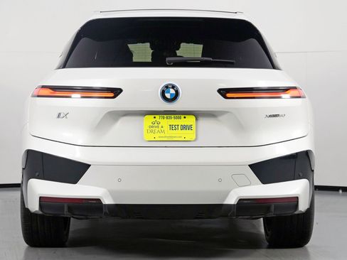 Used 2023 BMW iX xDrive50 w/ Sport Package image 10