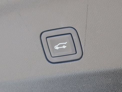 Used 2023 Chevrolet Tahoe LT RWD image 11