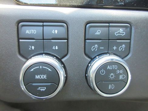 New 2026 GMC Sierra 1500 SLT w/ SLT Premium Plus Package AWD/4WD image 18