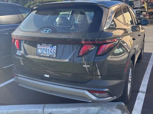 Used 2025 Hyundai Tucson SE AWD/4WD image 3
