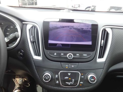 Used 2021 Chevrolet Malibu LS image 16