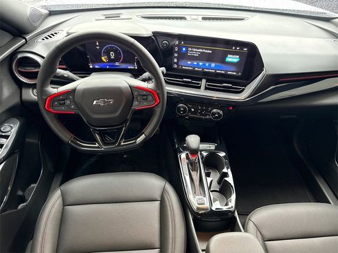 Used 2025 Chevrolet Trax RS w/ Driver Confidence Package image 23