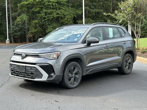 Used 2025 Volkswagen Taos S FWD image 5