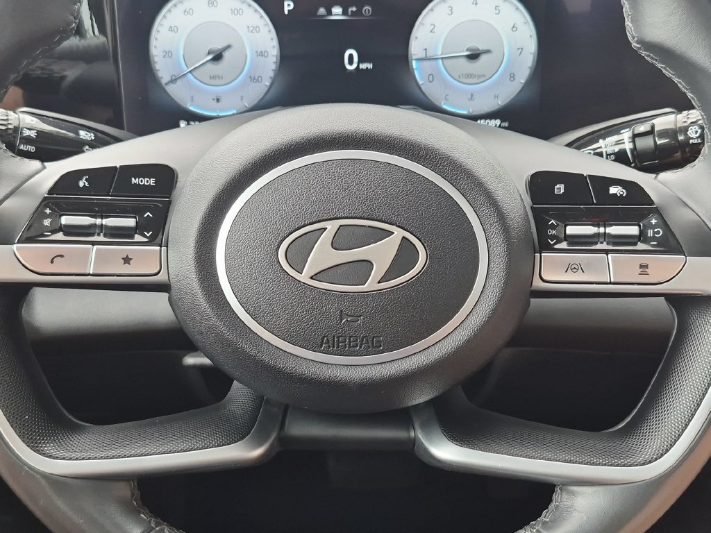 Used 2025 Hyundai Elantra SEL FWD image 23