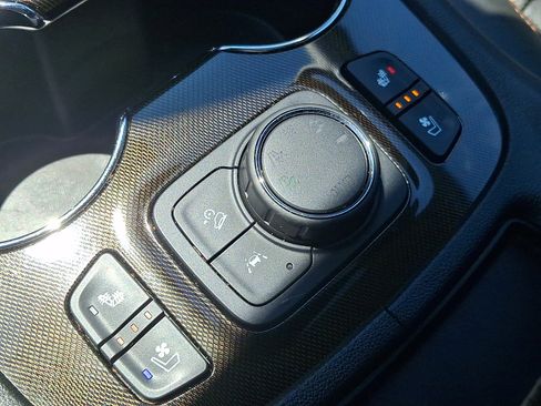 Used 2021 GMC Acadia AT4 w/ Preferred Package AWD/4WD image 22
