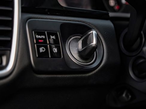 Used 2021 Porsche Cayenne image 20