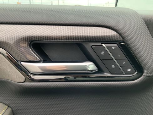 New 2026 Chevrolet Silverado 1500 ZR2 image 30