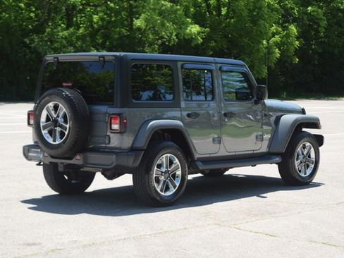 Used 2018 Jeep Wrangler Unlimited Sahara AWD/4WD image 25