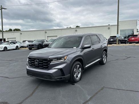 Certified 2024 Honda Pilot EX-L image 3