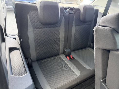 Used 2018 Volkswagen Tiguan S w/ 3rd Row Seat Package image 27