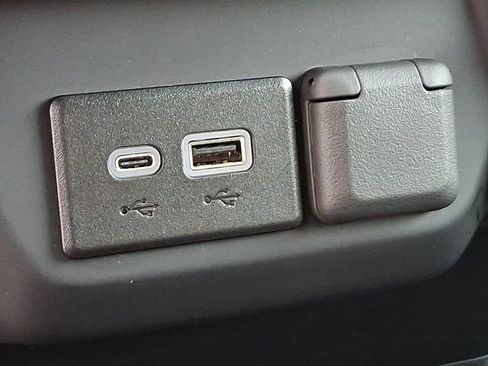 Used 2024 Chevrolet Silverado 1500 Custom image 27