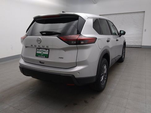 Used 2024 Nissan Rogue S AWD/4WD image 7