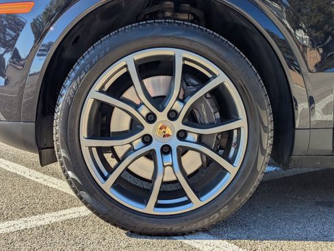 Used 2021 Porsche Cayenne Coupe image 31