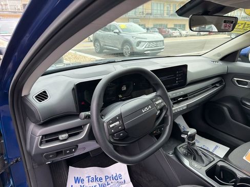 Used 2025 Kia K4 LXS image 15