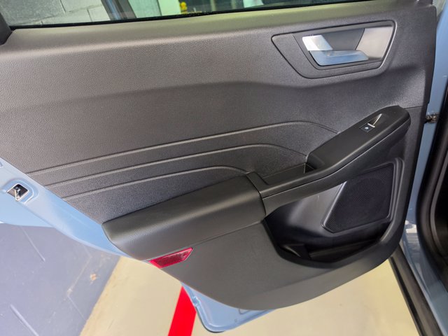 Used 2025 Ford Escape ST-Line w/ Tech Pack #1 FWD image 18