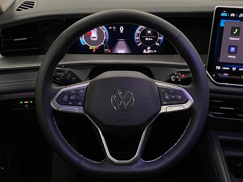 New 2025 Volkswagen Tiguan SE image 15