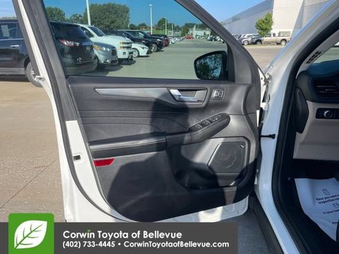 Used 2021 Ford Escape Titanium AWD/4WD image 18