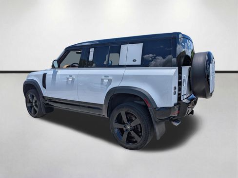 Used 2023 Land Rover Defender 110 V8 AWD/4WD image 6