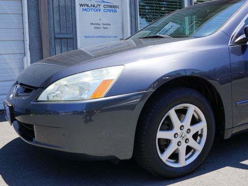 Used 2004 Honda Accord EX image 19