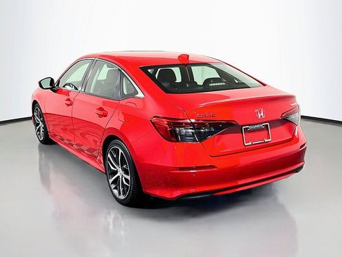 Used 2022 Honda Civic Touring image 5