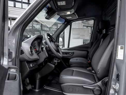 Used 2026 Mercedes-Benz Sprinter 2500 image 11