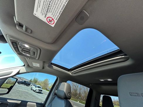 Used 2023 GMC Sierra 3500 Denali w/ Denali Ultimate Package image 8