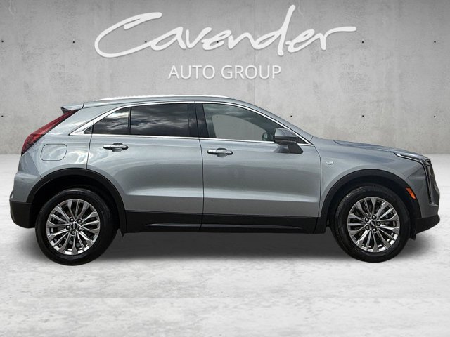 Used 2025 Cadillac XT4 Premium Luxury FWD image 17