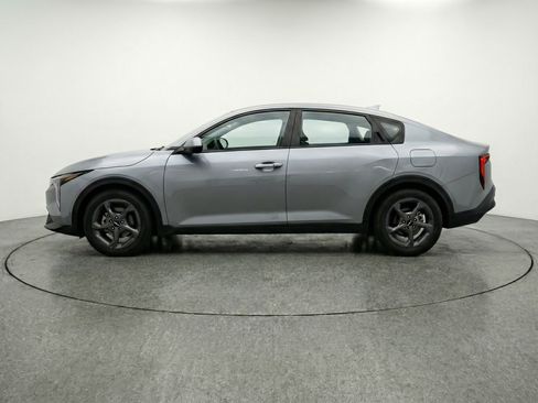 Used 2025 Kia K4 LXS image 5