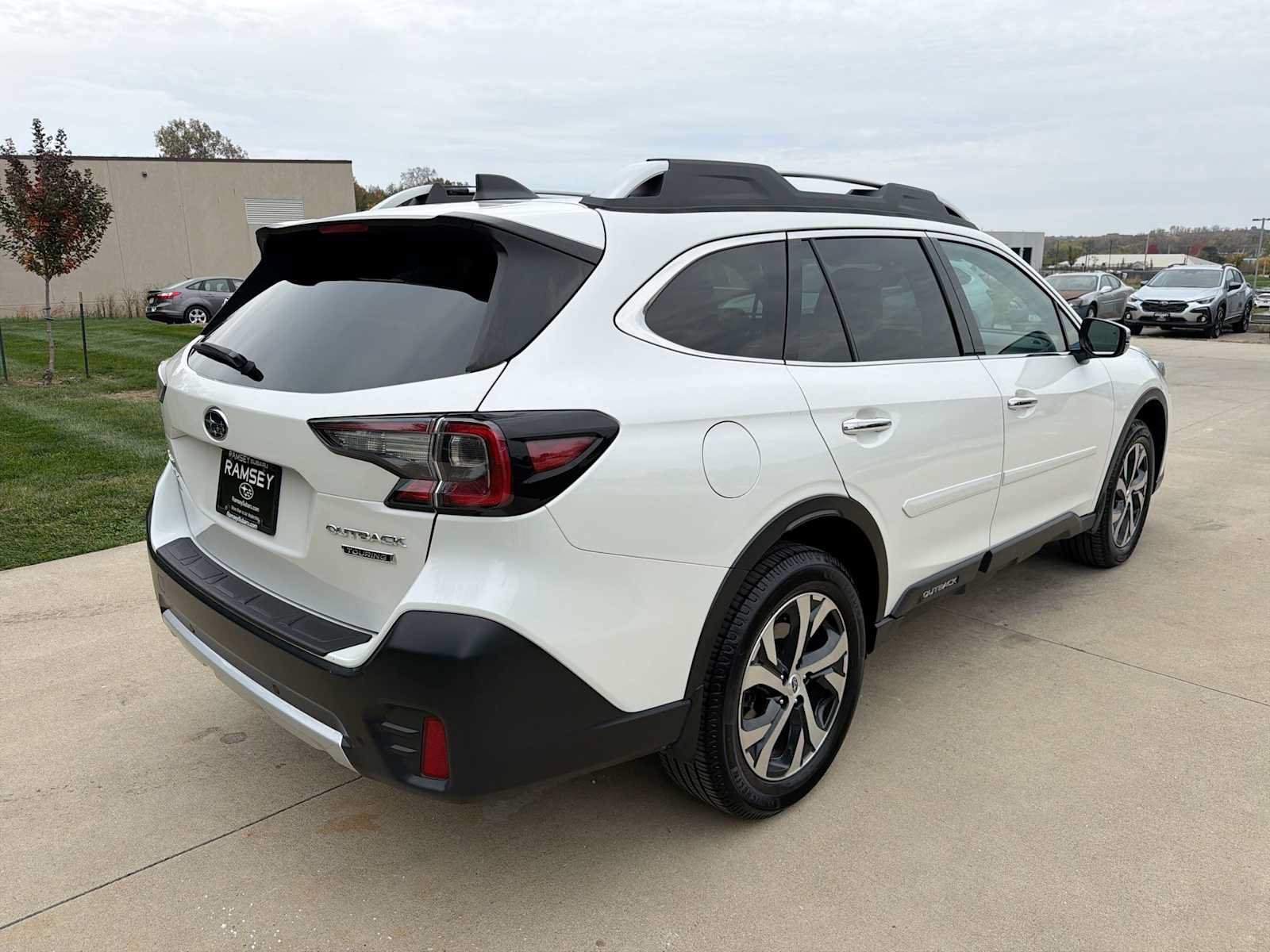 Used 2020 Subaru Outback Touring w/ Popular Package #2 AWD/4WD image 6