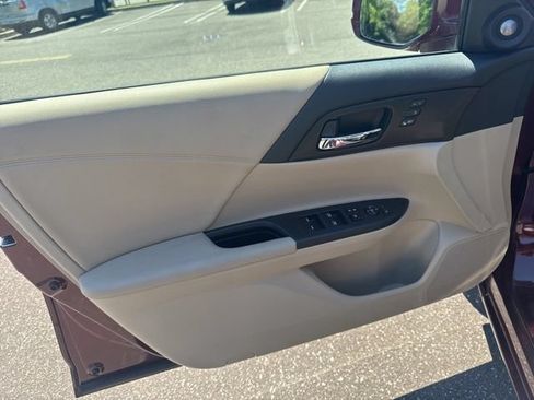 Used 2015 Honda Accord EX-L image 21
